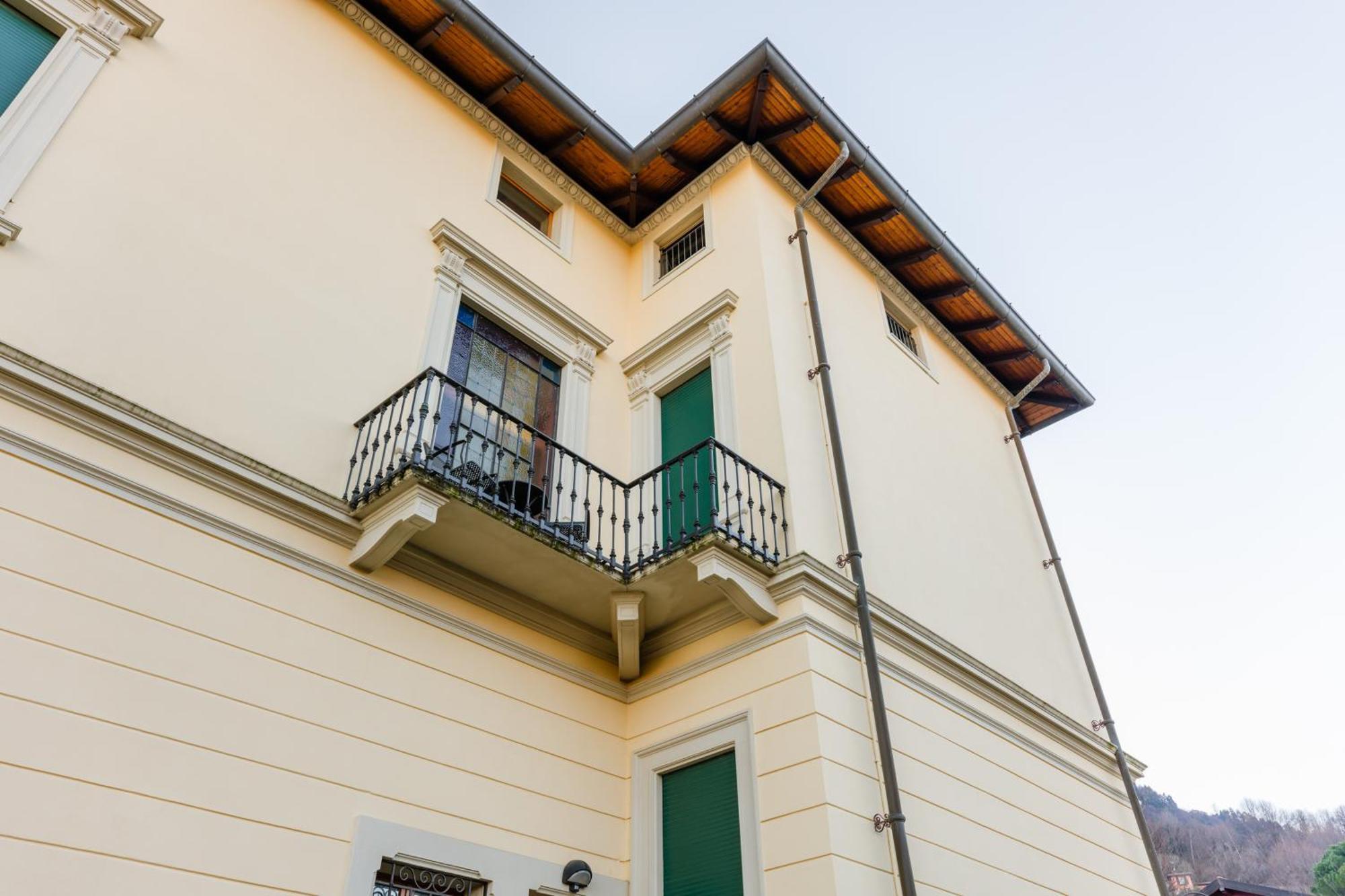Regal Villa With Como Lake View And Free Parking Белладжо Экстерьер фото