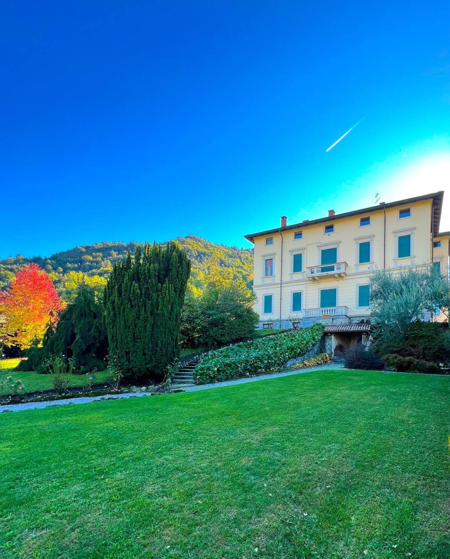 Regal Villa With Como Lake View And Free Parking Белладжо Экстерьер фото